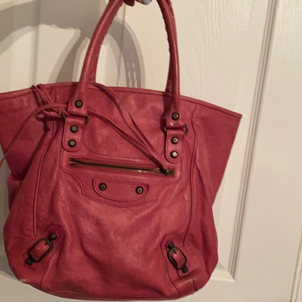 🔥LAST DAY ON POSH🔥Balenziaga *AUTHENTIC* pink